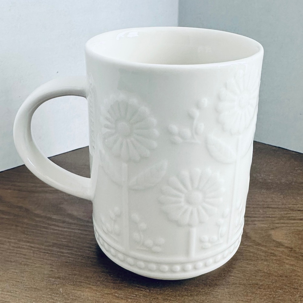 NEW Starbucks White Embossed Floral Mug 12 oz Cottagecore‎ No chips